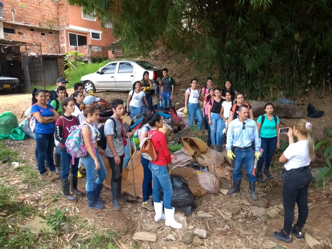 Jornada socioambiental que se cumplió en el barrio La Cumbre de Floridablanca